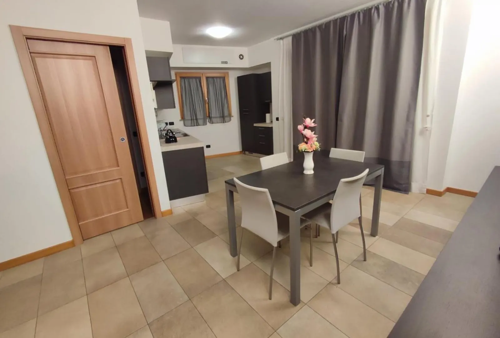 Casa Smeraldo - Light Blue Clusane